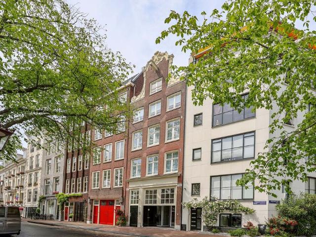 Tussenverdieping appartement te huur in Amsterdam
