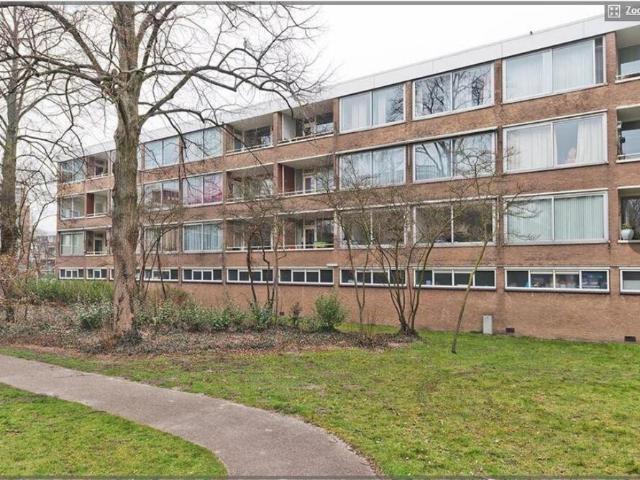Tussenverdieping appartement te huur in Amsterdam