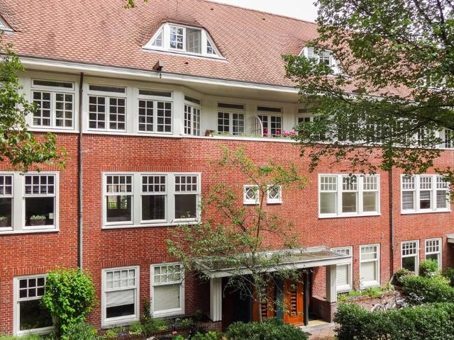 Tussenverdieping appartement te huur in Amsterdam