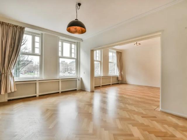 Tussenverdieping appartement te huur in Amsterdam