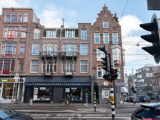 Tussenverdieping appartement te huur in Amsterdam
