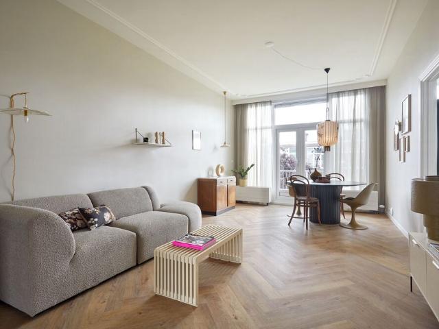 Tussenverdieping appartement te huur in Den Haag