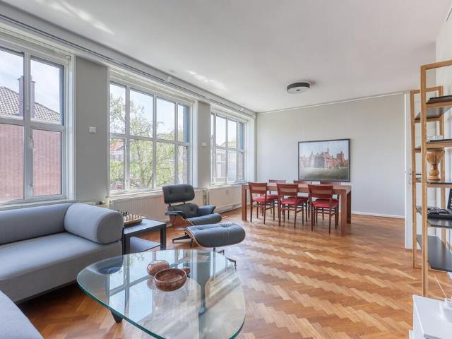 Tussenverdieping appartement te huur in Den Haag