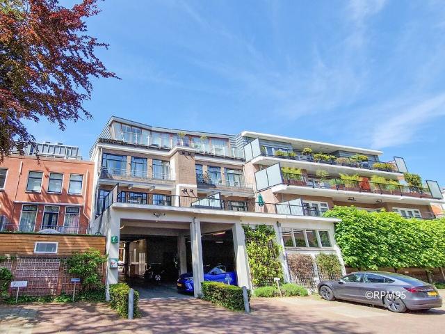 Tussenverdieping appartement te huur in Den Haag