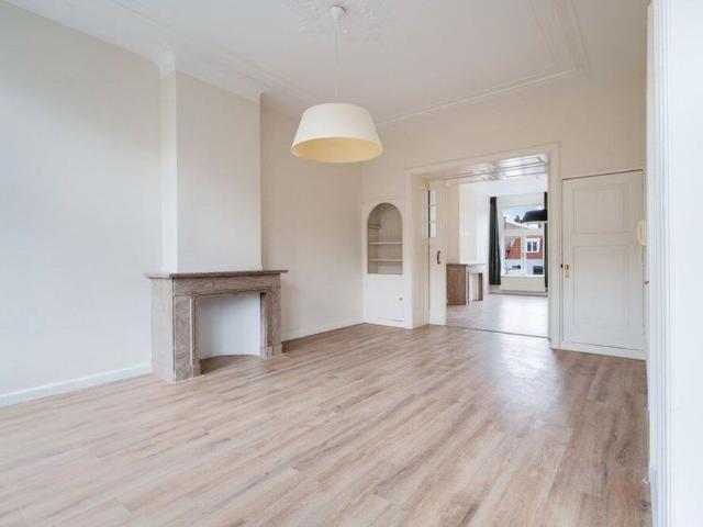 Tussenverdieping appartement te huur in Den Haag