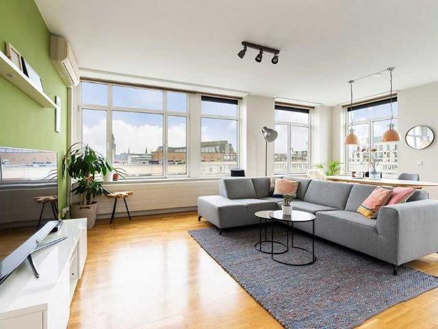 Tussenverdieping appartement te huur in Den Haag
