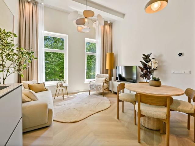 Tussenverdieping appartement te huur in Den Haag