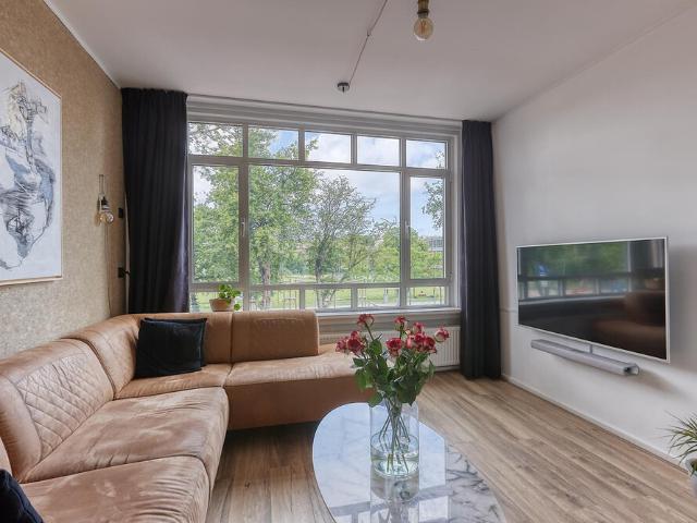 Tussenverdieping appartement te huur in Den Haag