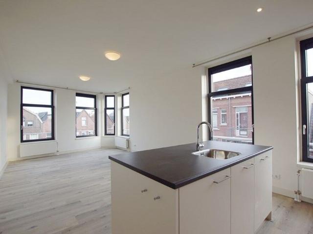 Tussenverdieping appartement te huur in Rotterdam