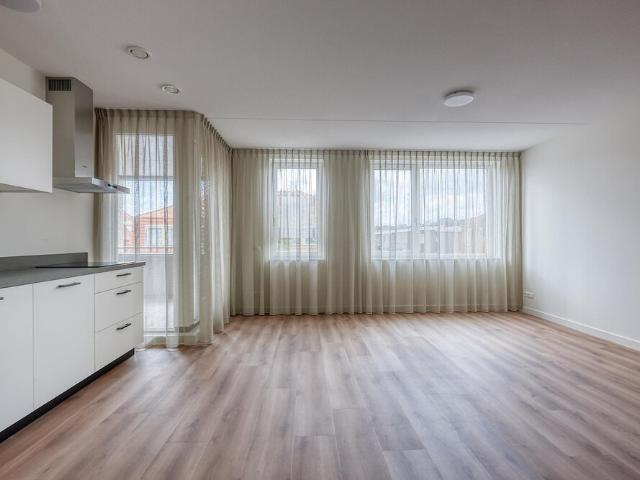 Tussenverdieping appartement te huur in Den Haag