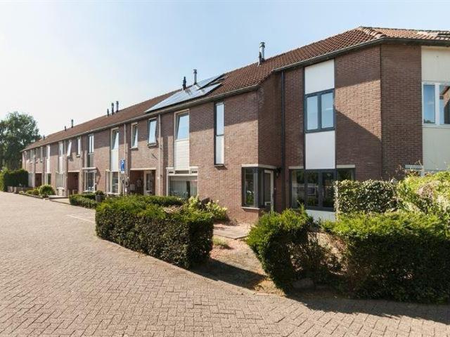 Tussenwoning te huur in Almelo