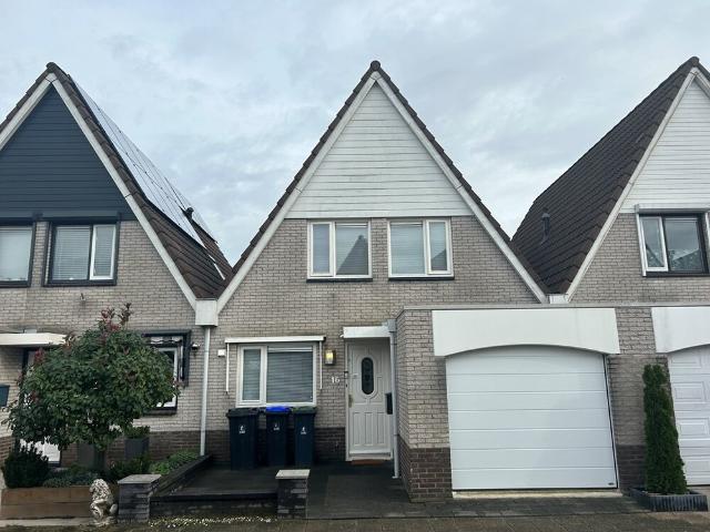 Tussenwoning te huur in Hellevoetsluis