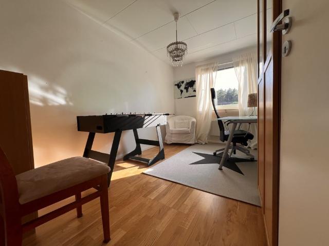 Tuvvägen, Handen