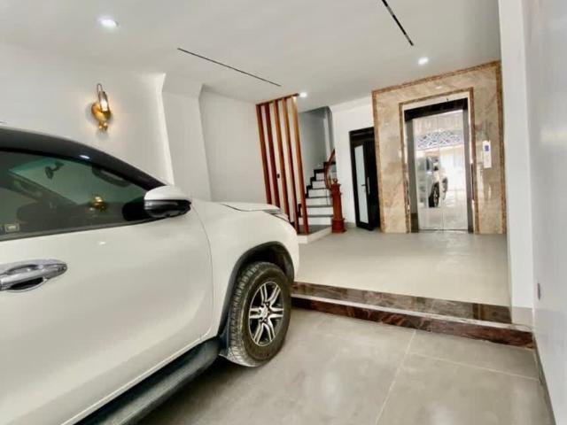 Tuyệt phẩm nhà phố 5 tầng thang máy, ô tô ngủ trong nhà tại Xuân La 65m 17.2tỷ
