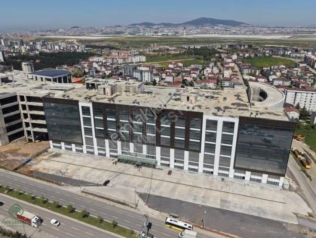 Tuzla Aydınlı'da Satılık 4 Adet Dükkan 474m² Net