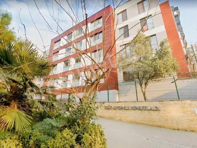 Tuzla Aydınlı Trio Sitesinde Bahçe Katı 3,5+1 Daire