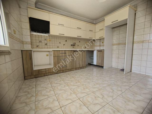 Tuzla Mahallesınde Ara Kat Kapalı Mutfak 3+1 Kiralık Daire