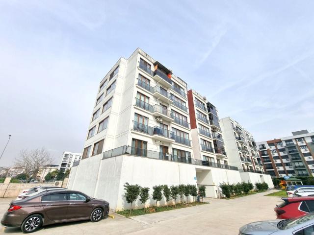 Tuzla Merkez Güzel Lokasyonda Site İçinde Geniş 2+1 Fırsat Daire