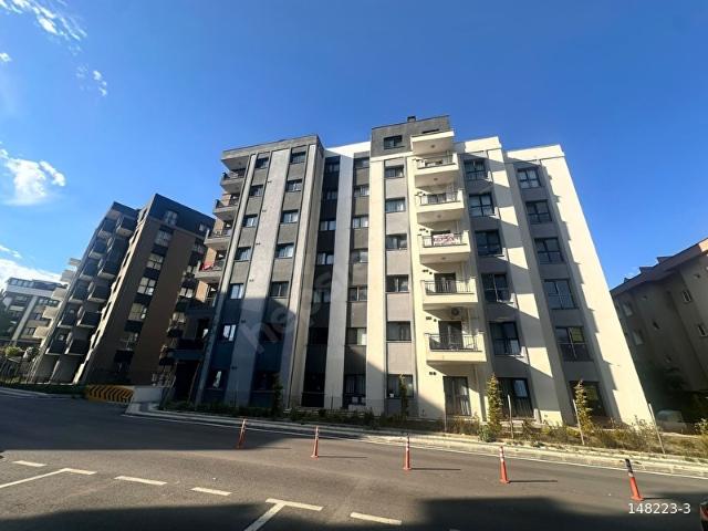 TUZLA MERKEZ'DE TOKİ KONUTLARIN'DA KİRALIK BALKONLU 2+1