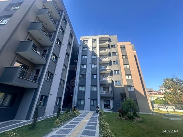 TUZLA MERKEZ'DE TOKİ KONUTLARIN'DA KİRALIK BALKONLU 2+1