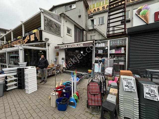 Tuzla Merkez'de İşlek Cadde'de Kiralık Dükkan Mağaza