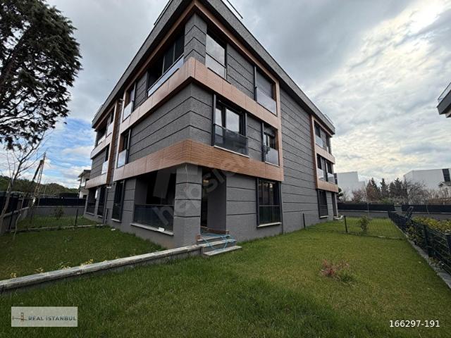 TUZLA POSTANE MAHALLESİ 3+1 FIRSAT 300 M2 VİLLA TADINDA SATILIK