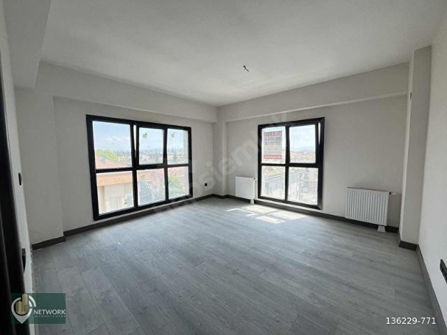 TUZLA SAHİLE YAKIN DENİZ MANZARALI ARA KAT 2+1 DAİRE