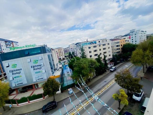 Tuzlada Merkezi Konumlu 1+0 Kiralık Ofis&büro
