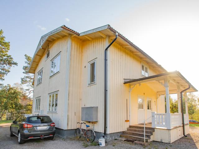 Tyforsvägen 8 B
