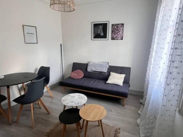 TYPE II MEUBLE CENTRE VILLE Rue Jean Bouchet
