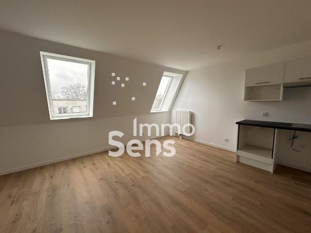TYPE 2 AVEC BALCON LILLE SAINT MICHEL