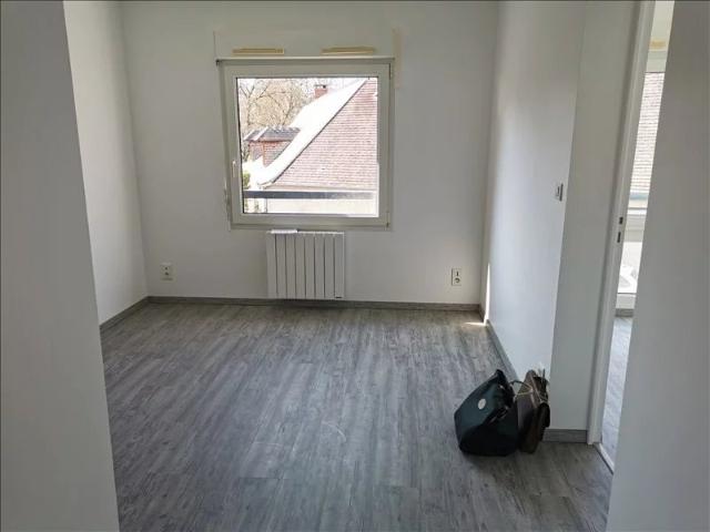 TYPE 2 BOURGES 2 pièce s 27.5 M²