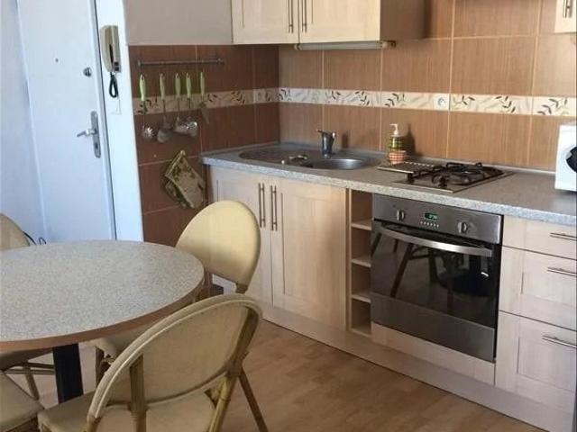 TYPE 2 MEUBLE BOURGES 2 pièces 38 m2