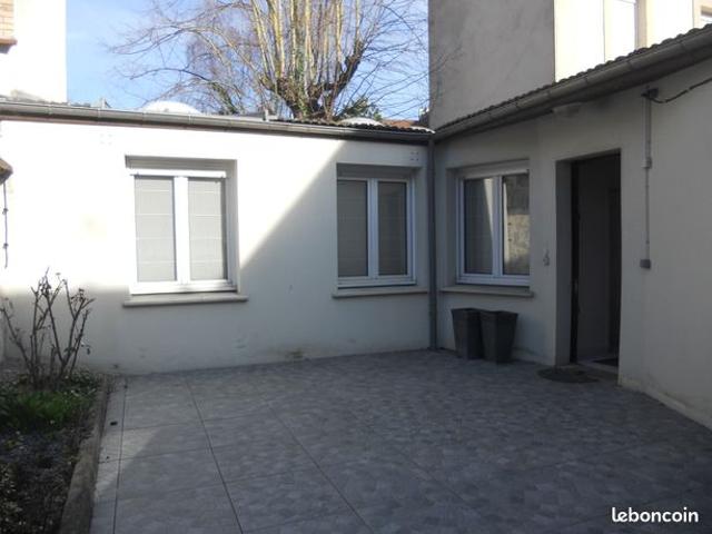 TYPE 3 65m2 plain pied indépendant avec cour privative Eet cave petit immeuble sect LAON/LUTON