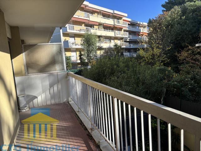 TYPE 3 AVEC GRAND BALCON BONNEVEINE 13008 MARSEILLE