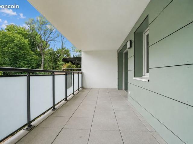 Type 3 de 65,3 m2 Terrasse de 16,4 m2 Cave et garage double
