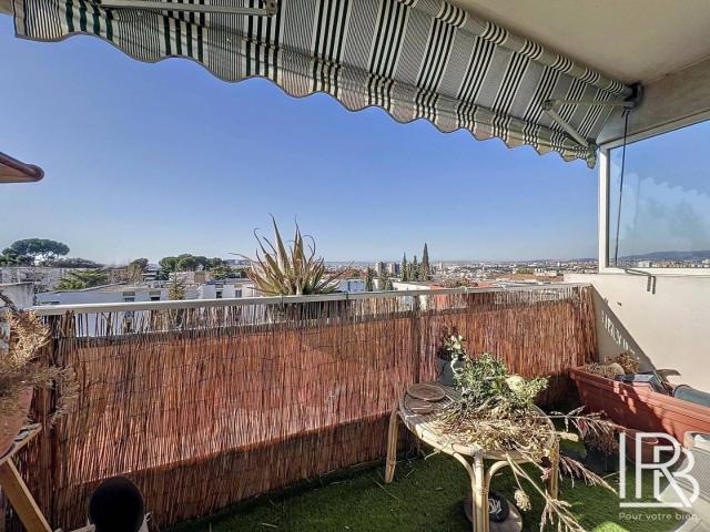 Type 3 / Dernier étage / Terrasse / Calme absolu