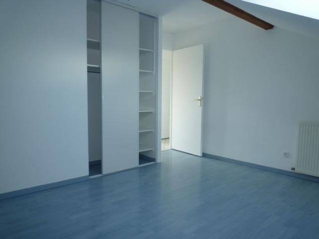 Type 3 dernier étage avec grand garage et parking