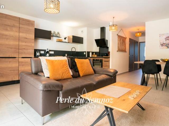 Type 3 traversant de 64 m2 Terrasse de 12 m2 Calme et récent