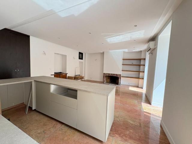 A LOUER/ NICE / RUE BEAUMONT/ 3PIECES/ TERRASSE / PROCHE PORT DE NICE