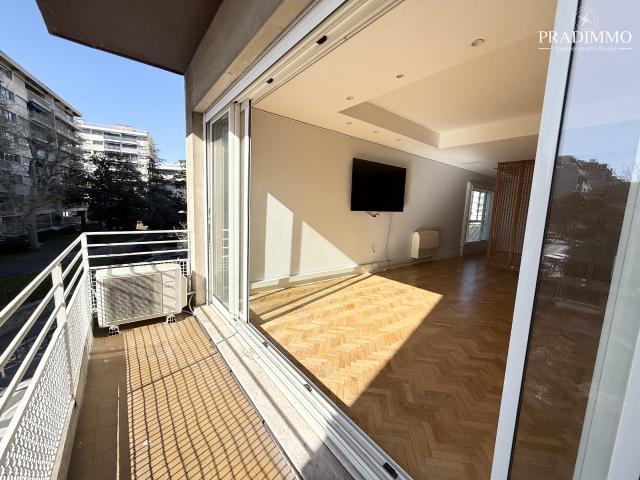 Type 4/5 de 170 m2 Carré d'Or / balcon / garage