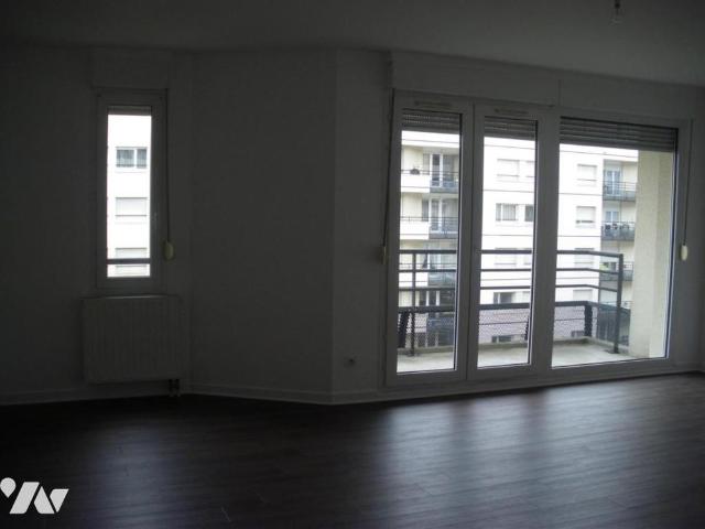 Type 4 avec balcon et box Secteur Comédie