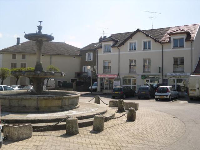 TYPE 4 MONTHUREUX SUR SAONE