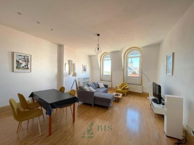 TYPE 4 MEUBLE EN CENTRE VILLE