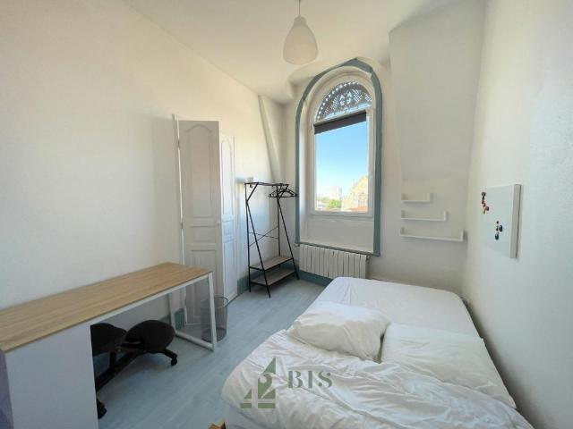 TYPE 4 MEUBLE EN CENTRE VILLE