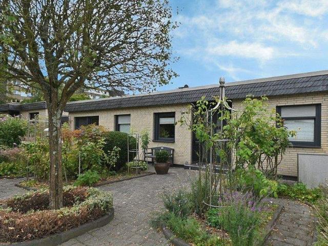 Typisch Kettwig: Chices, großzügiges Einfamilienhaus mit Garten & Garage