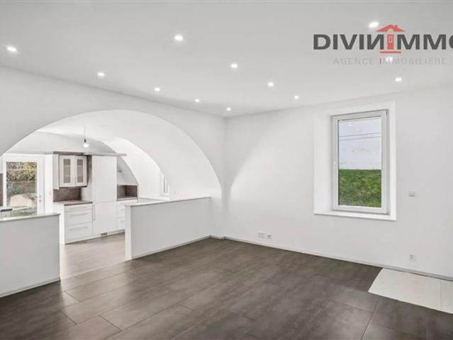 Typische 4,5 Zimmer Wohnung im Erdgeschoss