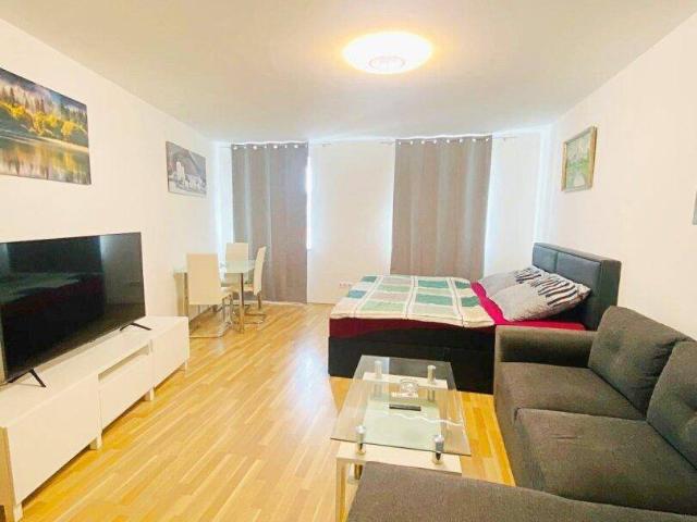 U5 & U2 VOR DER HAUSTÜR / SINGLES PAARE STUDENTEN INVESTOREN / SANIERTE BARRIEREFREIE WOHNUNG