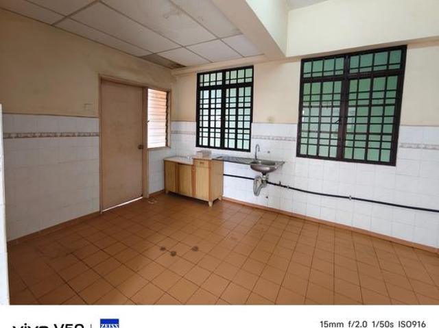 U5 Subang Bestari Apartment Sri Pelangi Penthouse 4 Bilik Utk Disewa