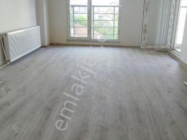 Uçardan Merkezde 3+1 Ebeveyn Banyolu Daire